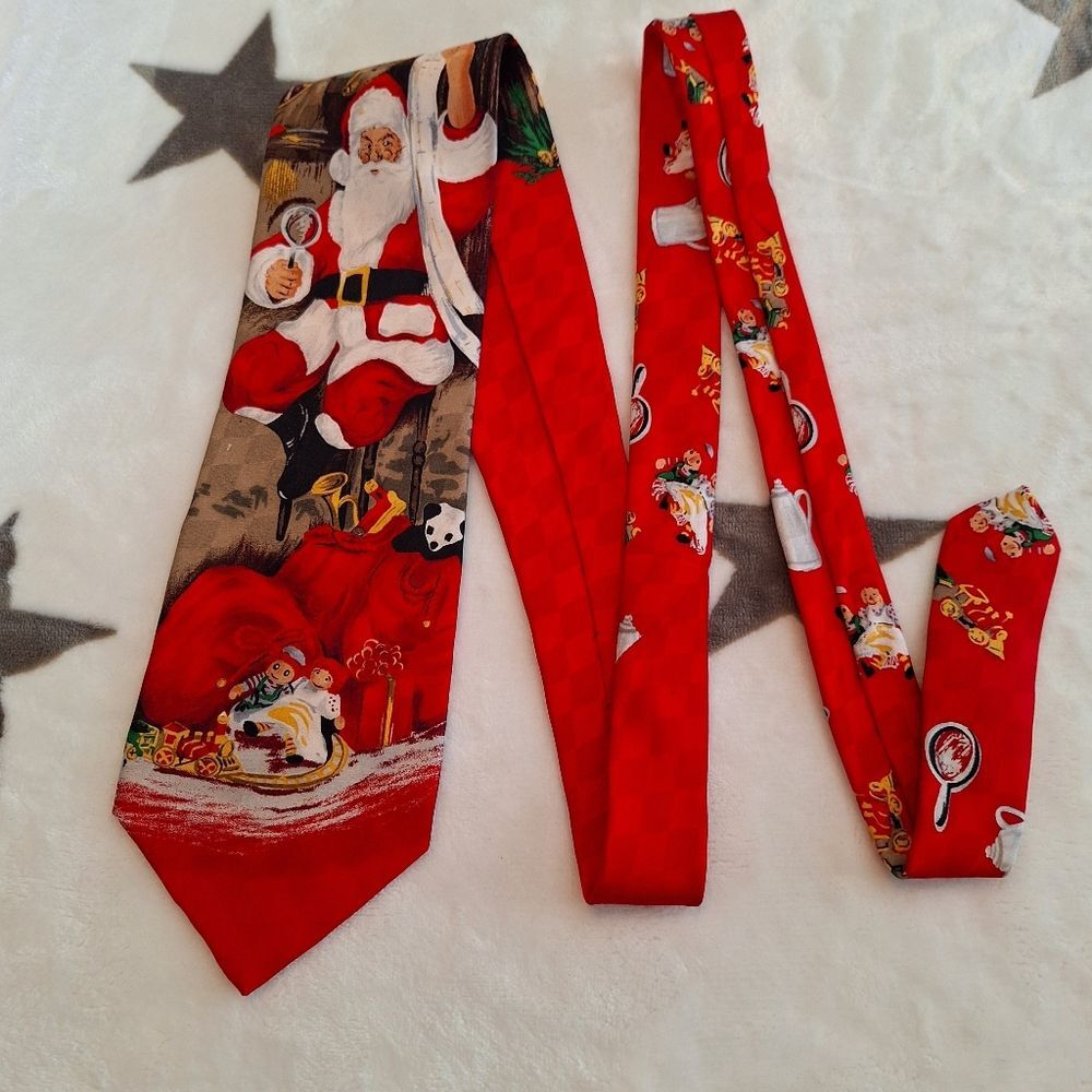 100% Silk HALLMARK HOLIDAY TRADITIONS Santa List & Toys Men's Neck Tie Christmas